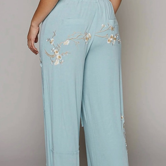 POL ‎ ANTHROPOLOGY Light Blue Cherry Blossom Women embroidered Pants Size M - Picture 2 of 11